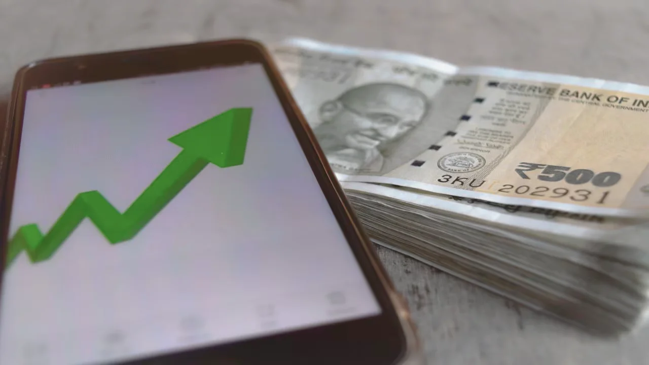 Rupee rises to 2-month high as oil prices and swap settlement create fresh risks