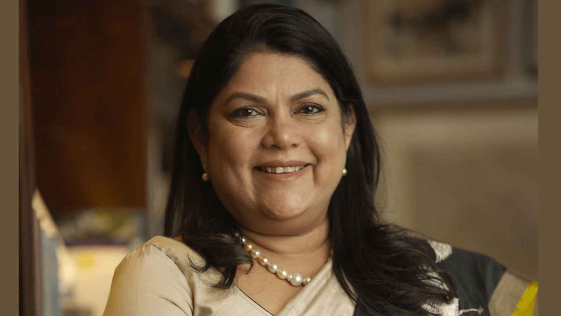 The Banker Who Bet on Lipstick